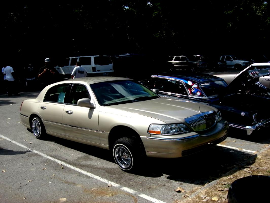 Lincoln Town Car 2003 #11