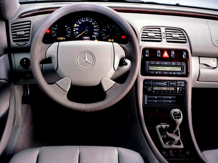 Mercedes Benz CLK Cabrio A208 1998 #7