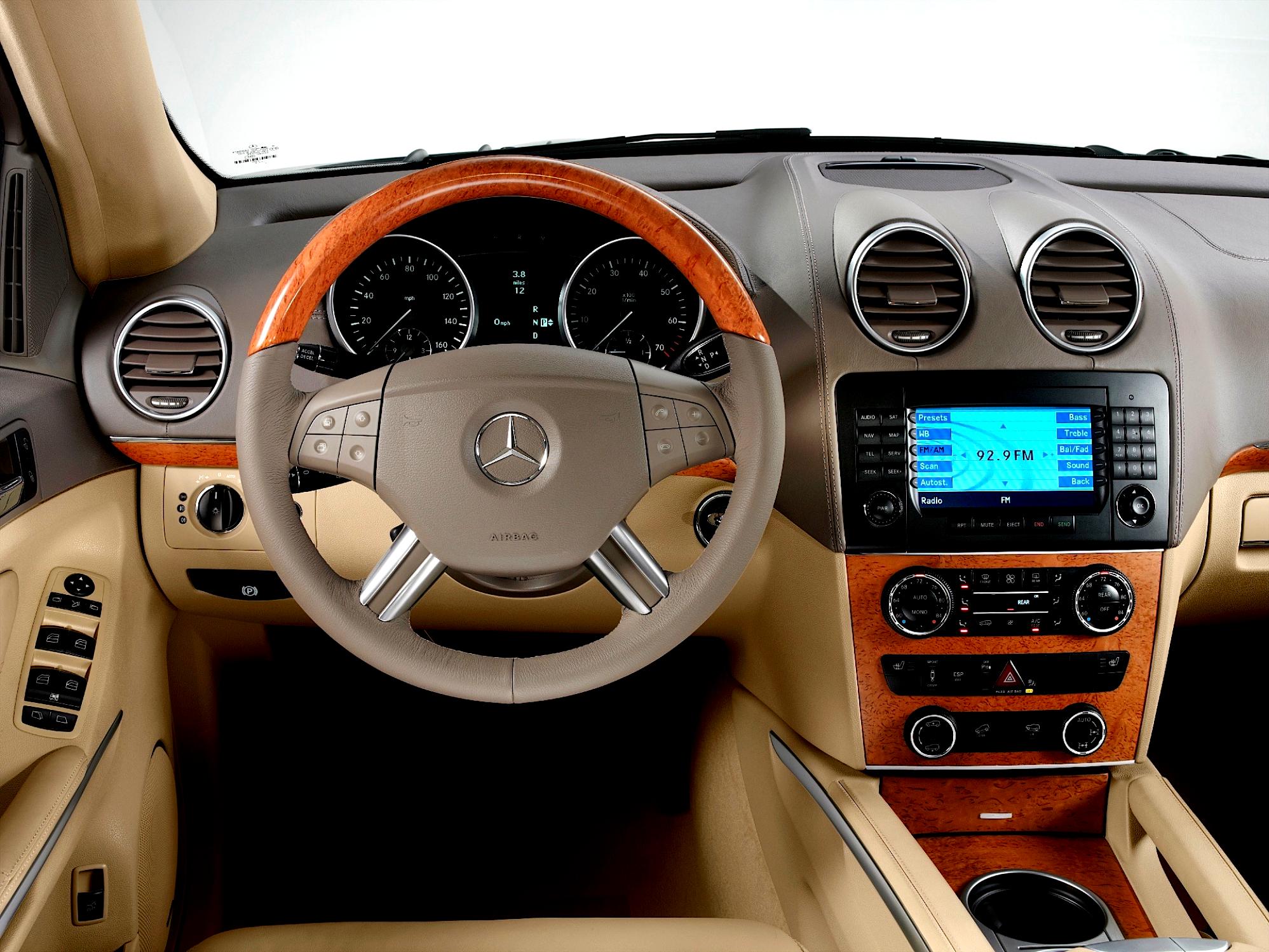 Mercedes Benz GL-Klasse X164 2006 #61