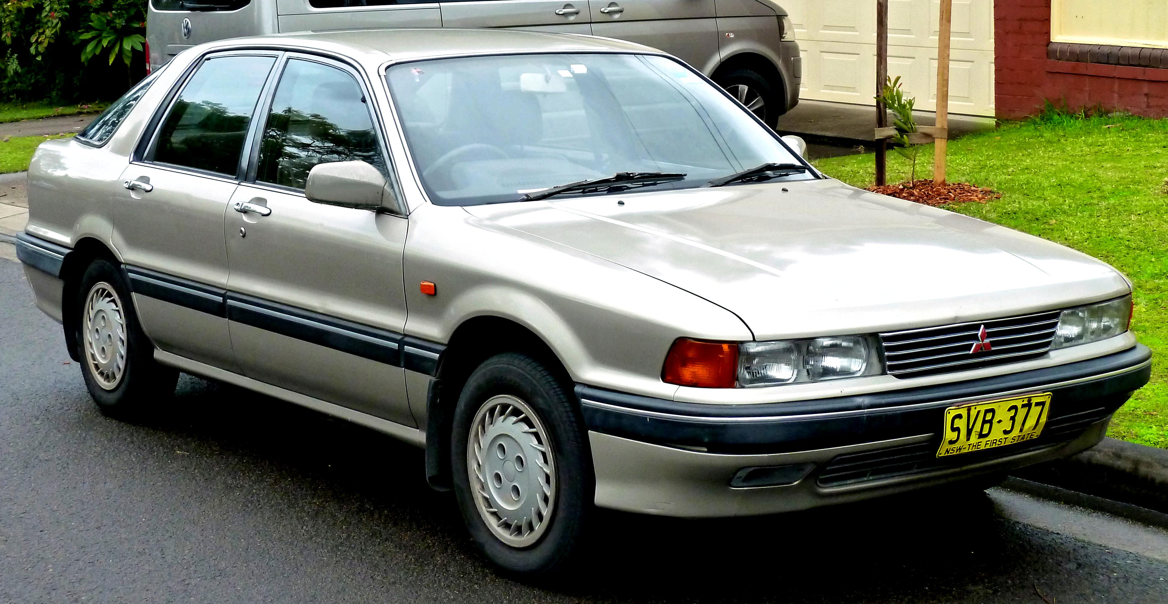 Mitsubishi Galant Hatchback 1993 #4