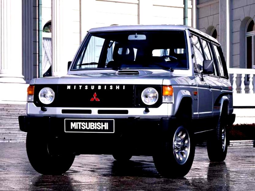 Mitsubishi Pajero Wagon 1986 #2