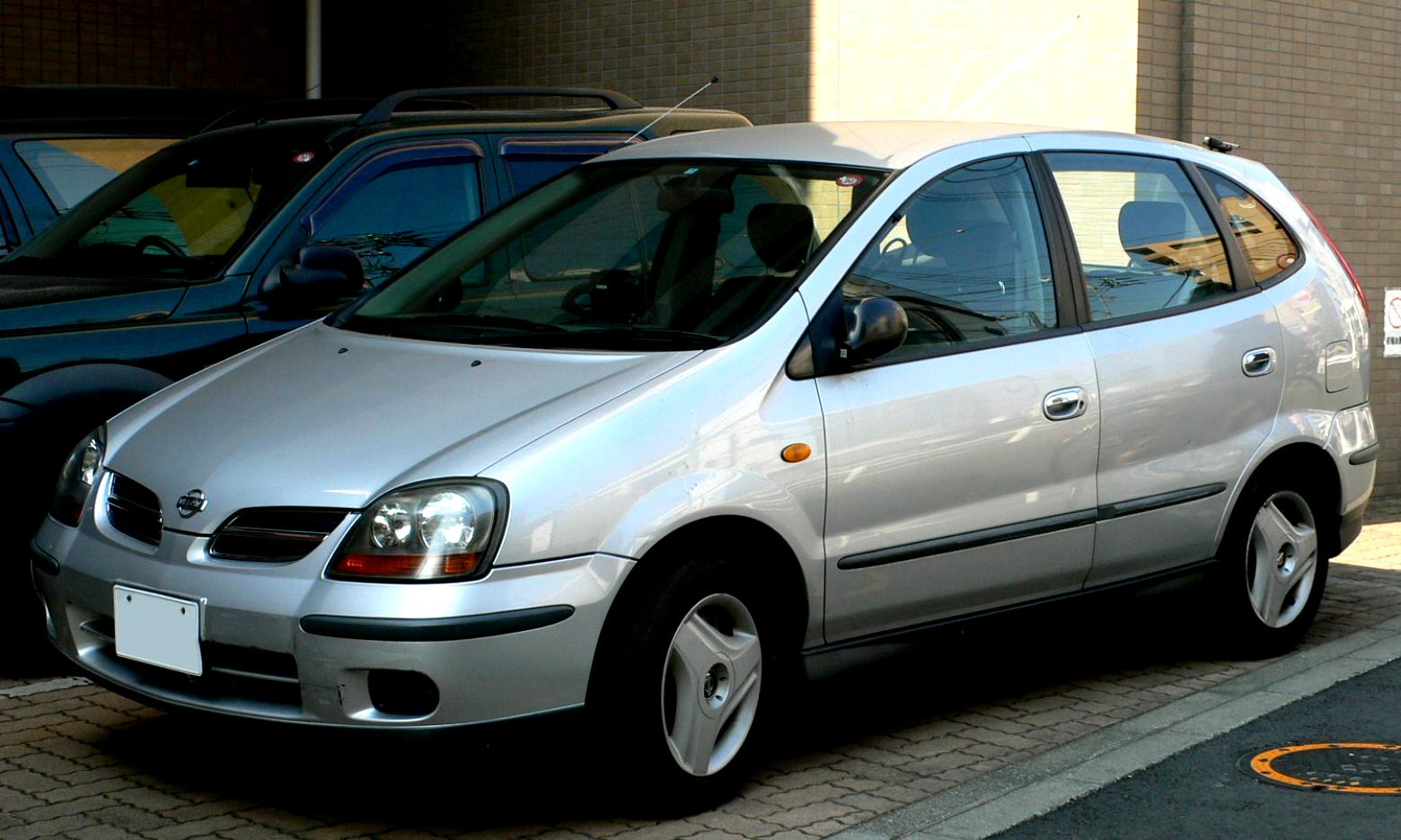 Nissan Almera Tino 2000 #10