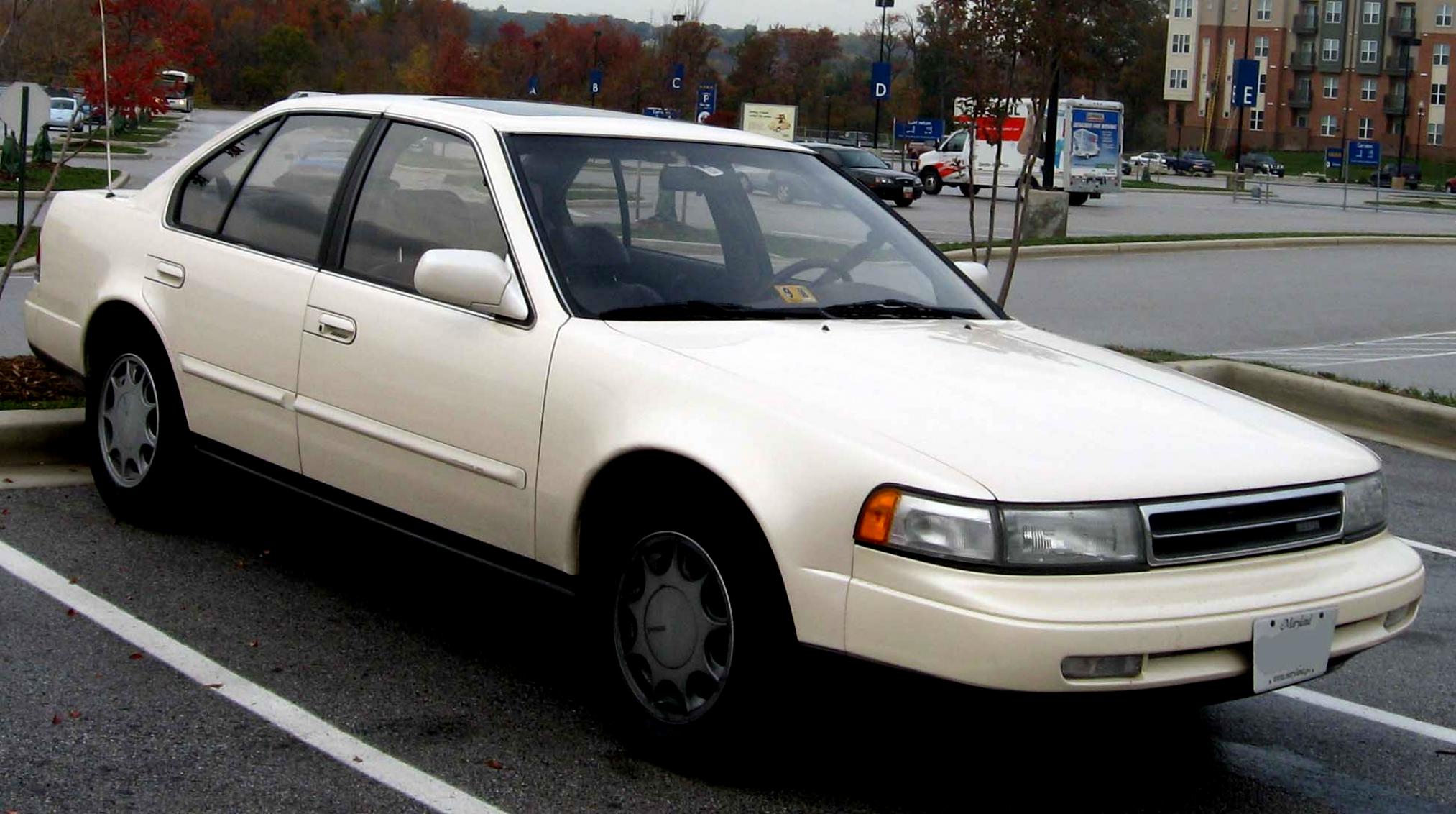 Nissan Maxima 1990 #8