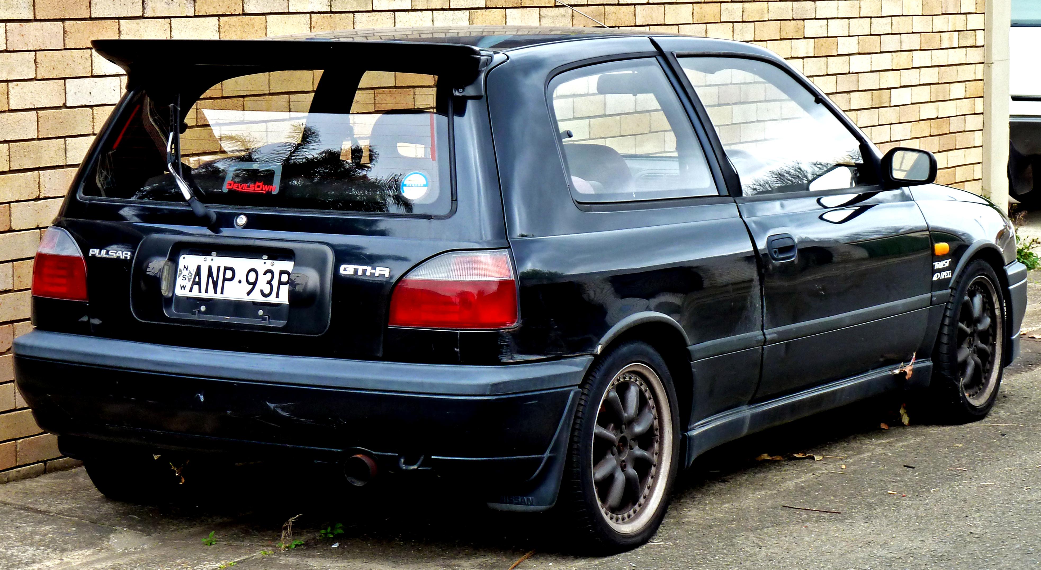 Nissan Primera Hatchback 1994 #13