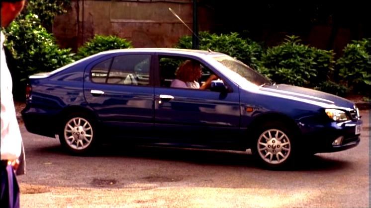 Nissan Primera Hatchback 2002 #11