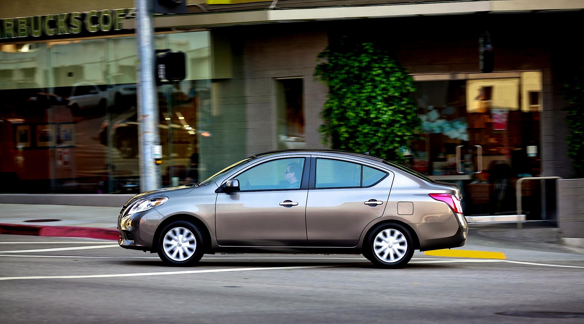 Nissan Tiida/Versa Sedan 2011 #14