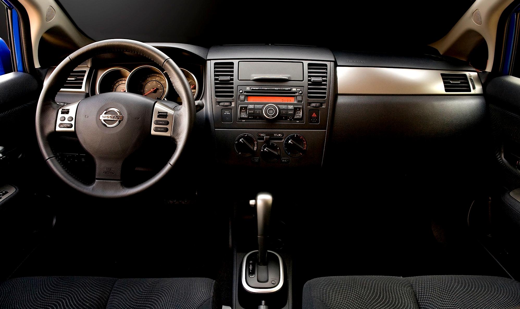 Nissan Tiida/Versa Sedan 2011 #24