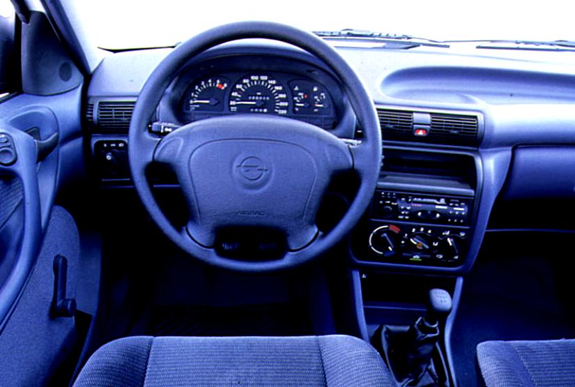 Opel Astra 5 Doors 1991 #6