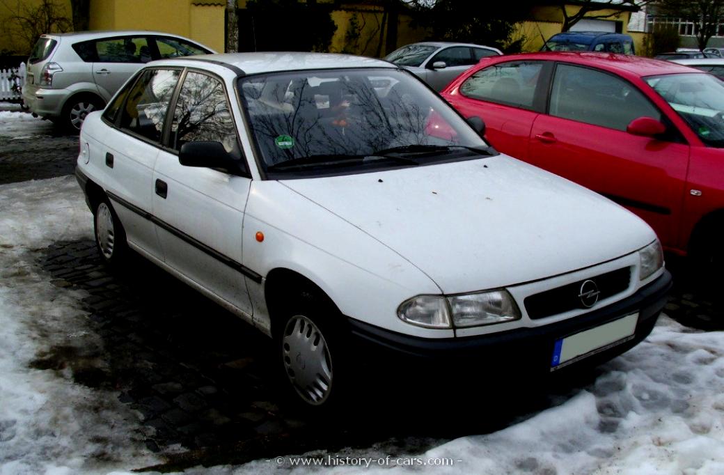 Opel Astra 5 Doors 1994 #3