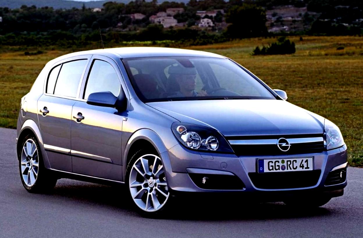 Opel Astra 5 Doors 2004 #1