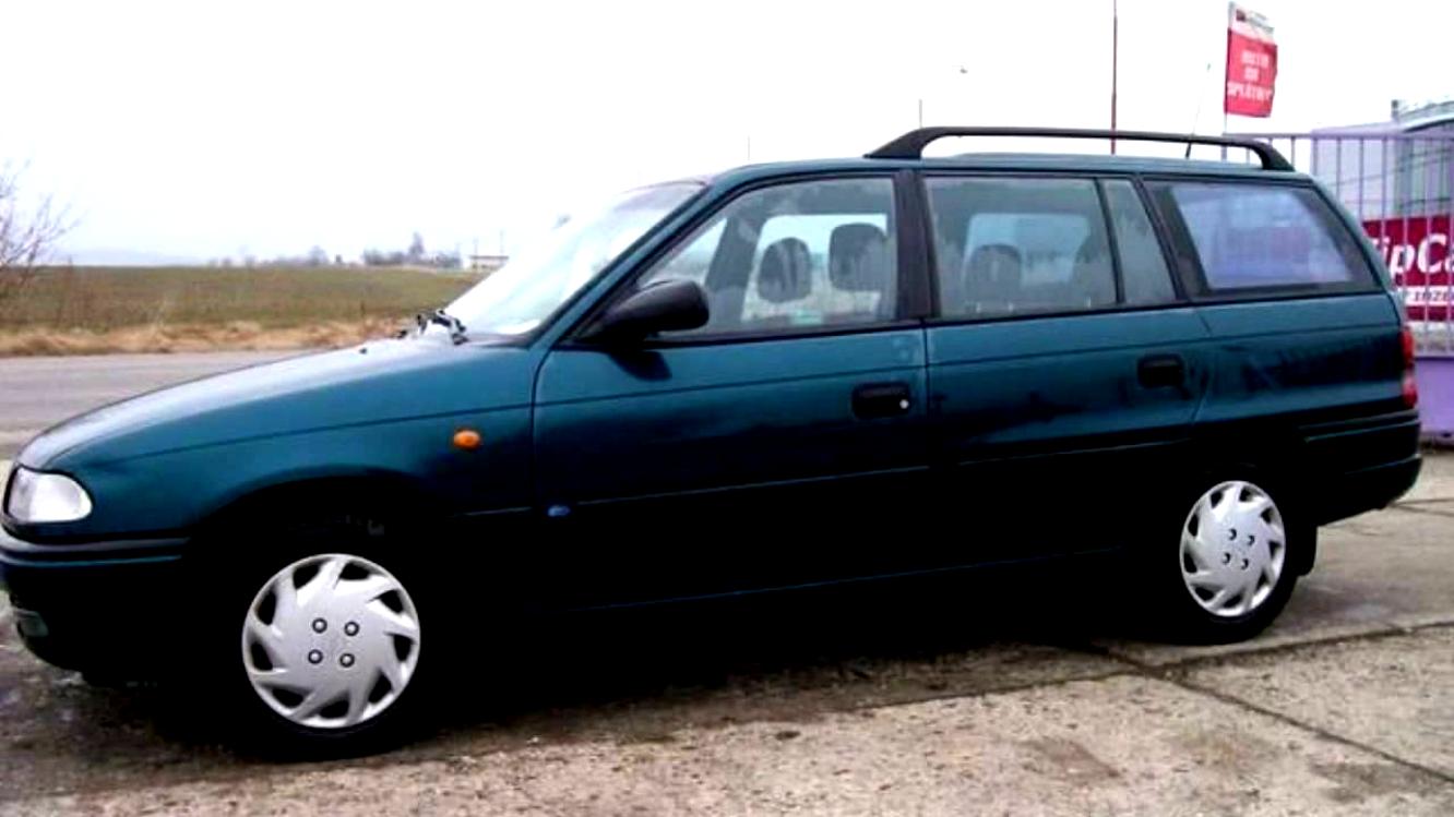 Opel Astra Caravan 1994 #4