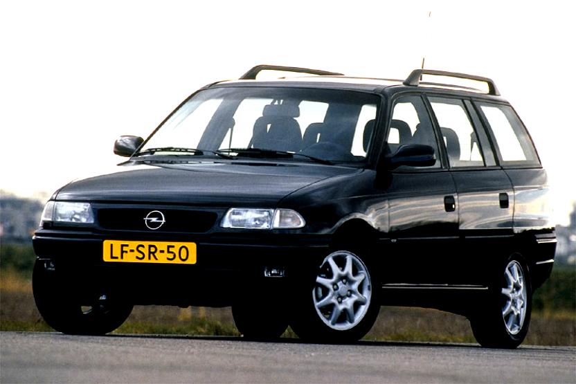 Опель универсал f. Opel Astra Caravan 1997. Opel Astra Caravan универсал 1997.