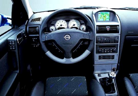 Opel Astra Caravan 1998 #9