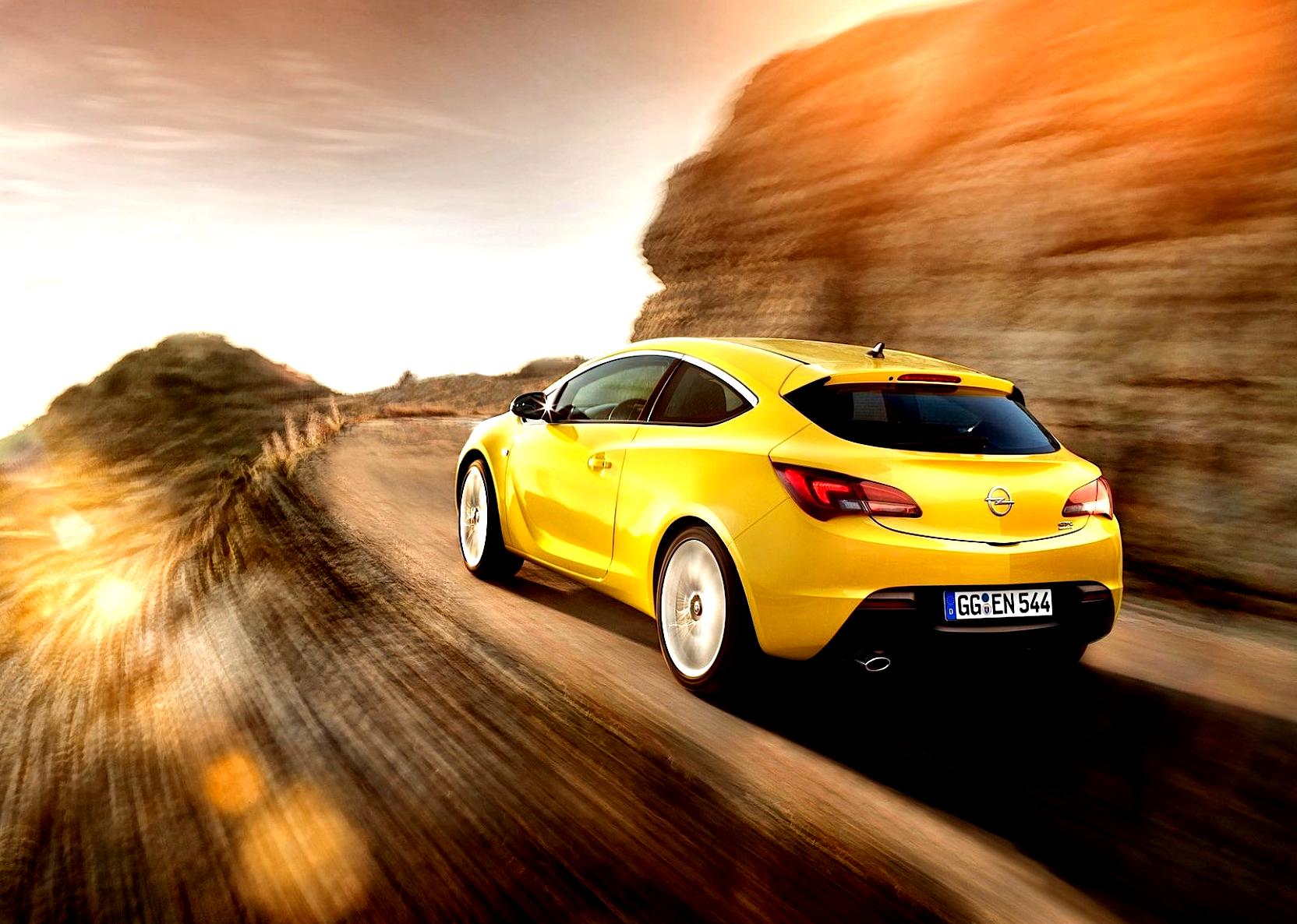 Opel Astra GTC 2011 #73