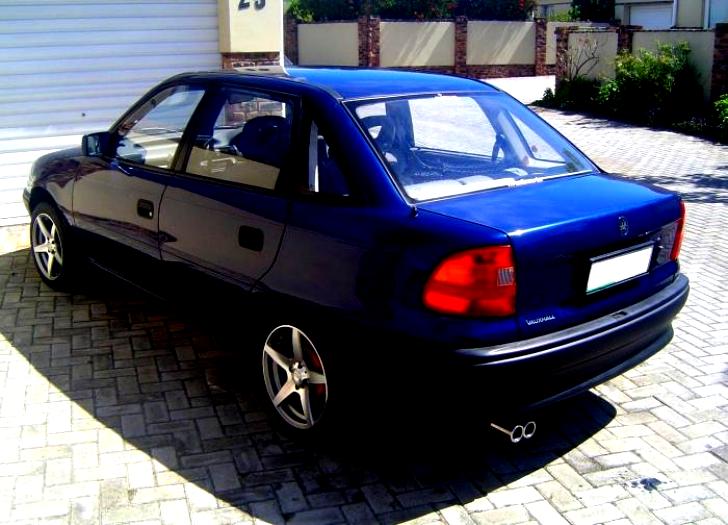 Opel Astra Sedan 1992 #6