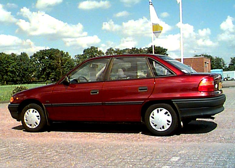 Opel Astra Sedan 1992 #8