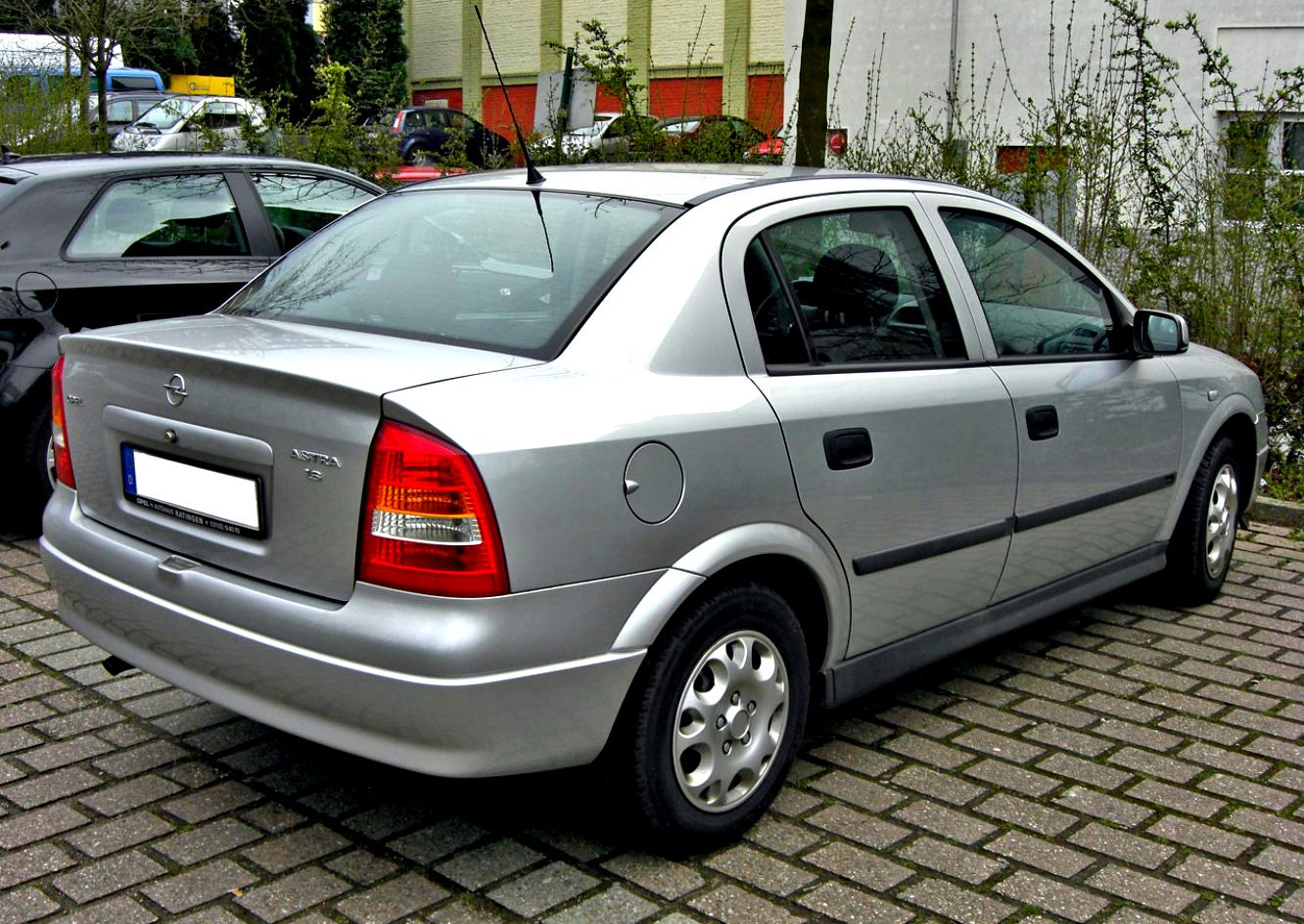 Opel Astra Sedan 1998 #2