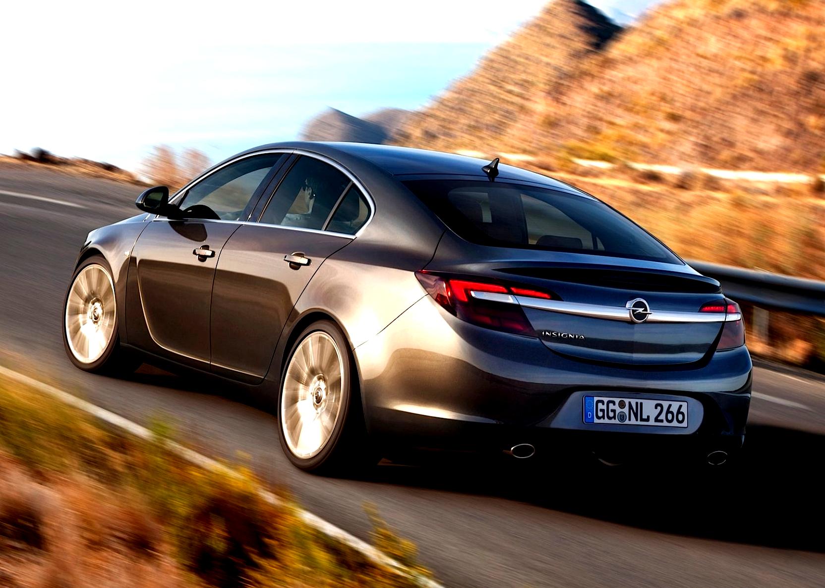 Opel Insignia Hatchback 2013 #20