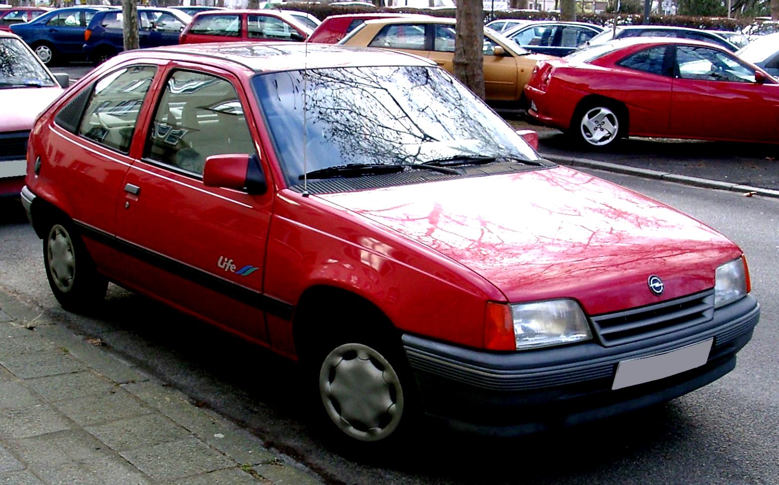 Opel Kadett Sedan 1985 #7