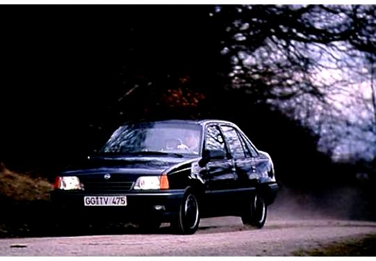 Opel Kadett Sedan 1985 #10