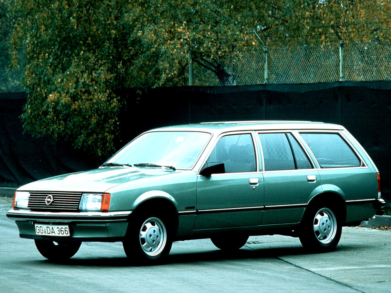 Opel Rekord Caravan 1982 #5