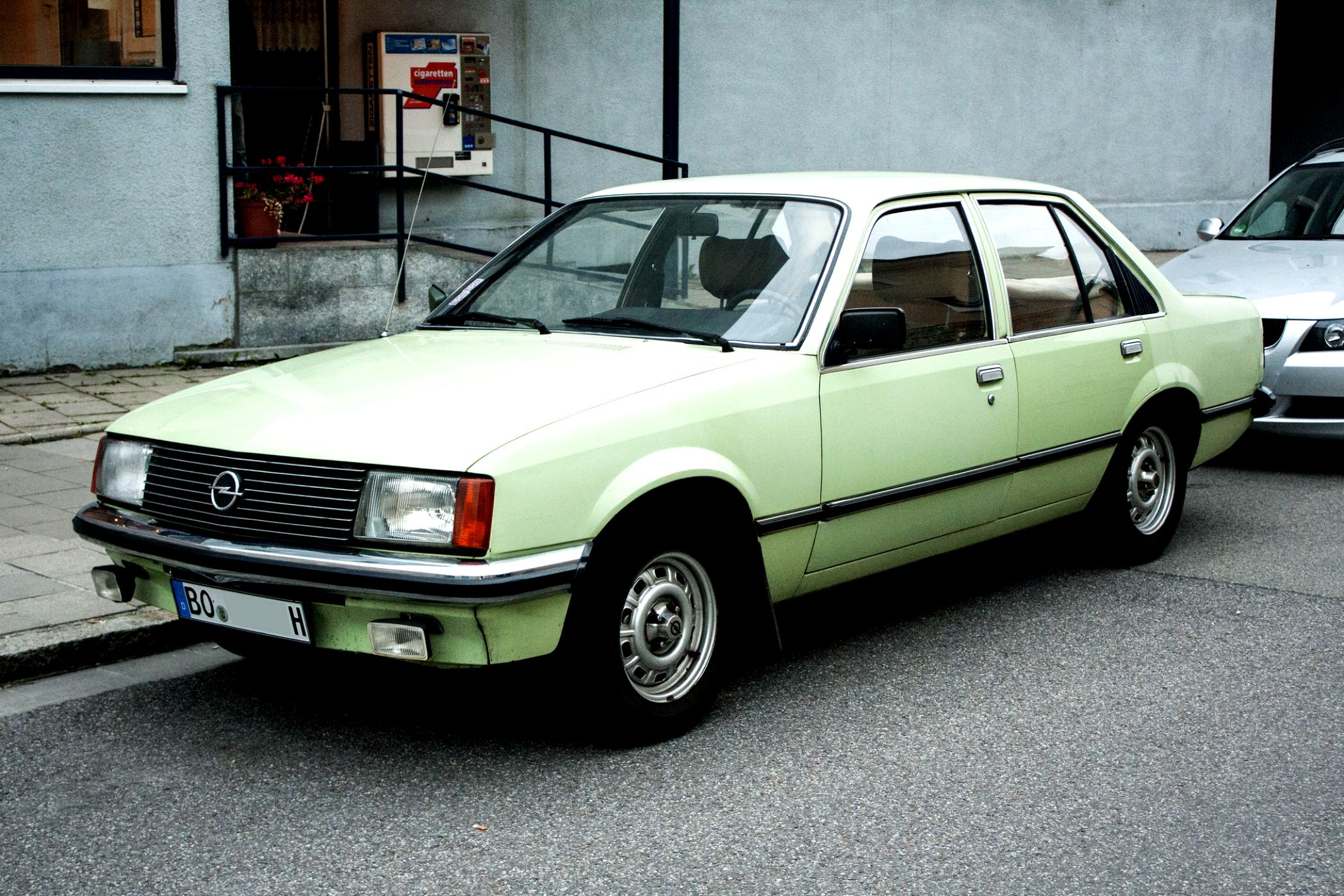 Opel Rekord Sedan 1977 #4