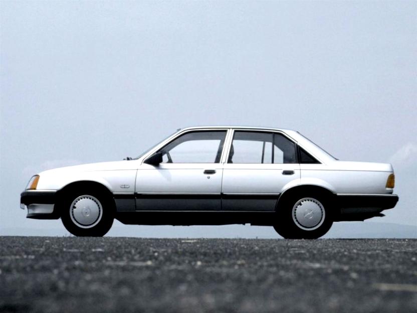 Opel Rekord Sedan 1982 #10