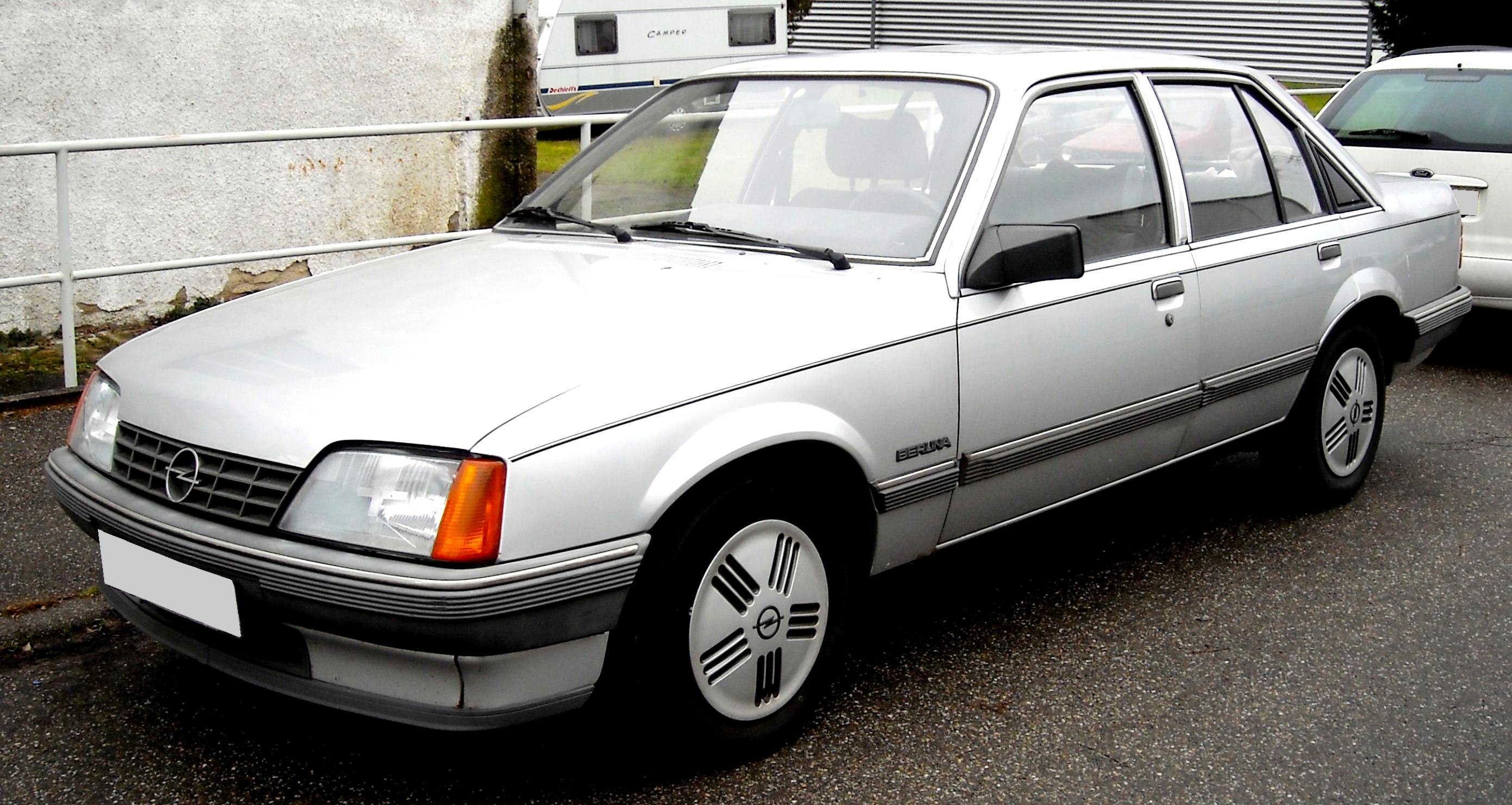 Opel Rekord Sedan 1982 #11