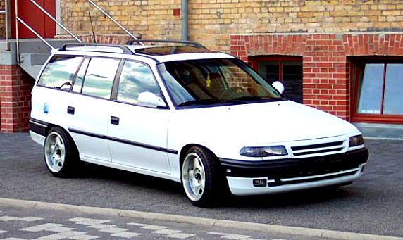 Opel Vectra Caravan 1996 #45