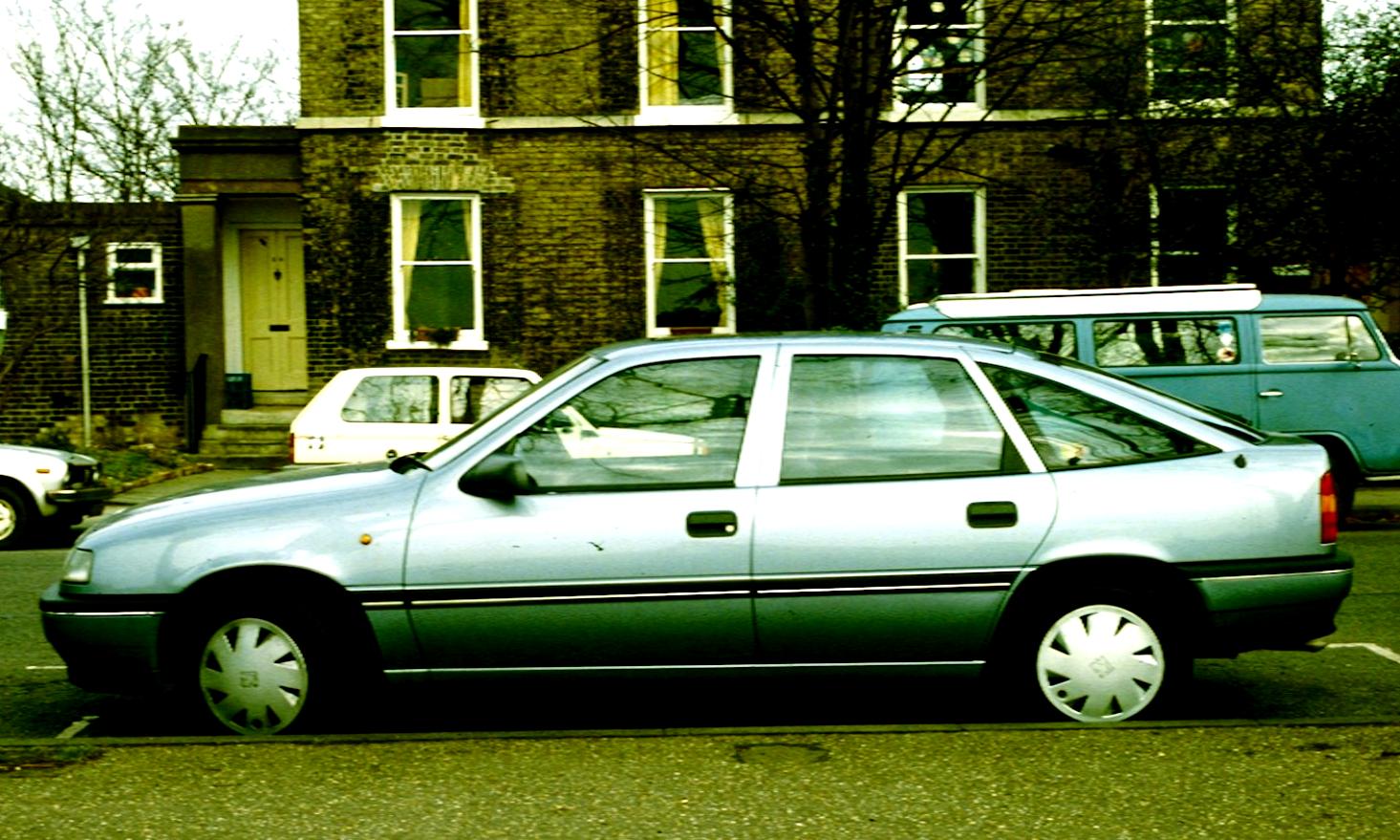 Opel Vectra Sedan 1988 #13