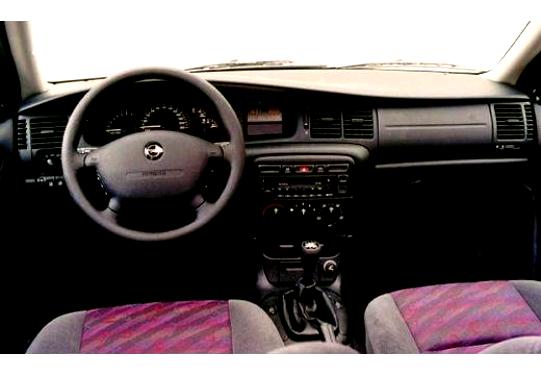 Opel Vectra Sedan 1995 #4
