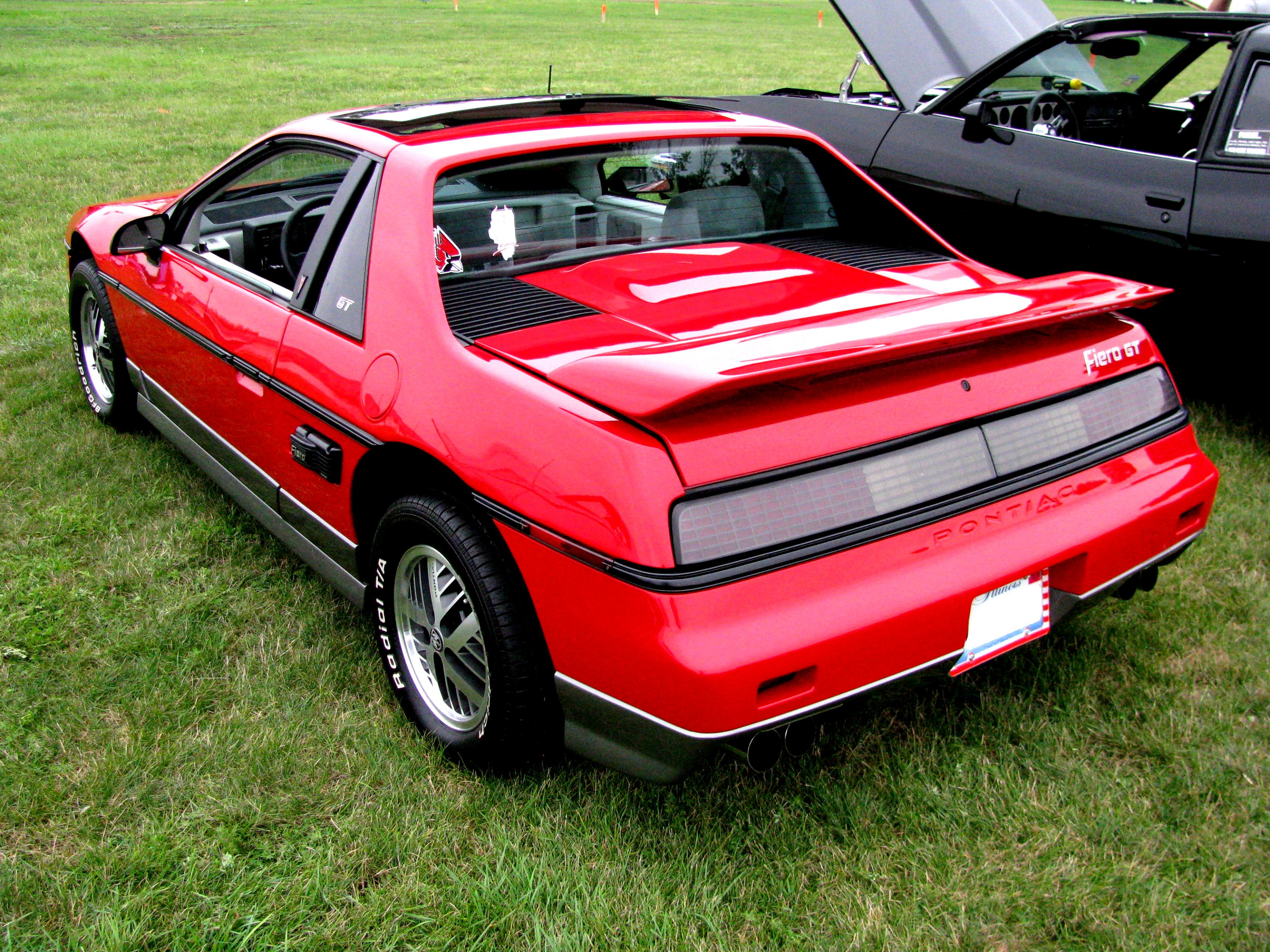 Pontiac Fiero 1985 #9