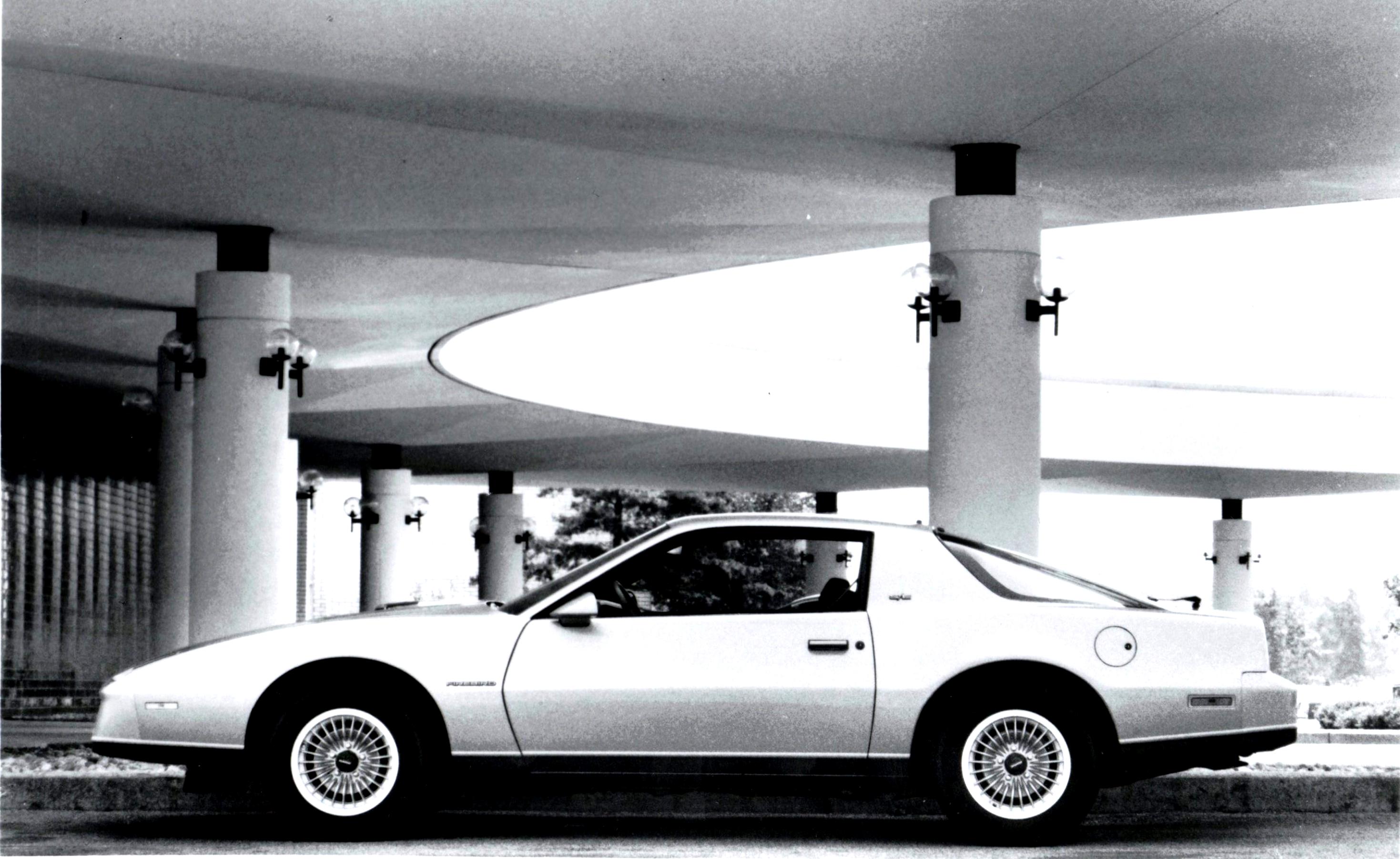 Pontiac Firebird 1982 #11