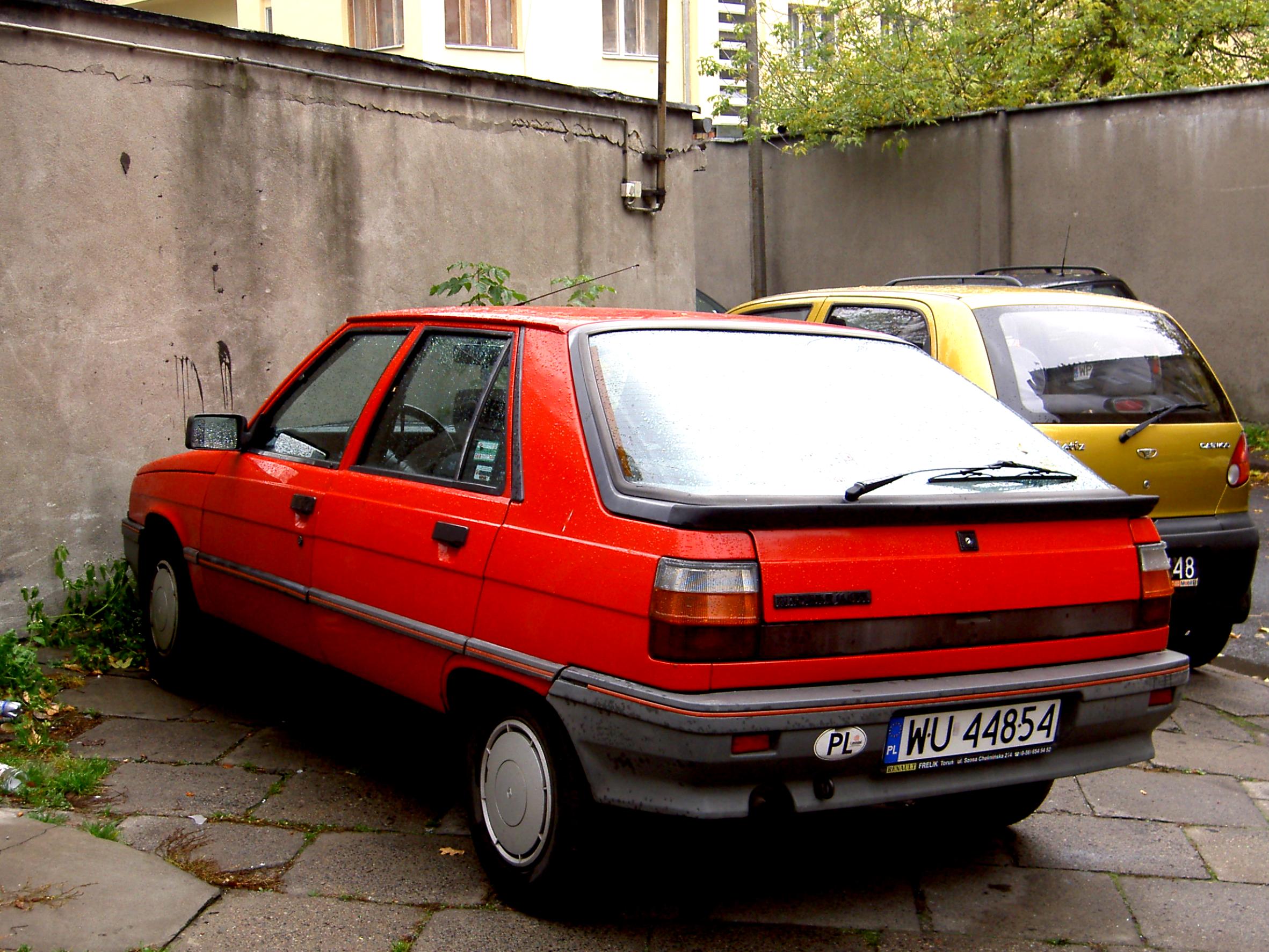 Renault 11 3 Door 1983 #1