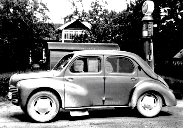 Renault 4 CV 1947 #58