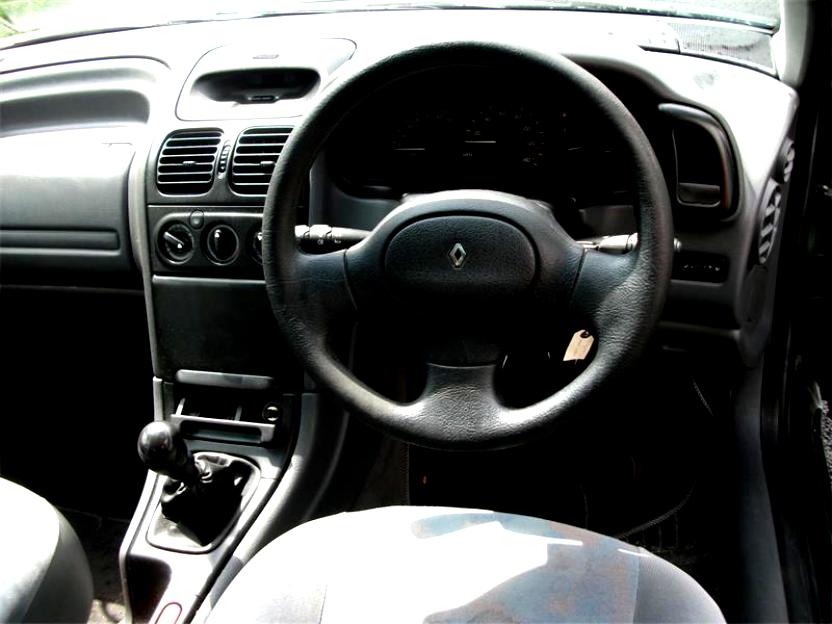Renault Laguna Estate 1995 #4