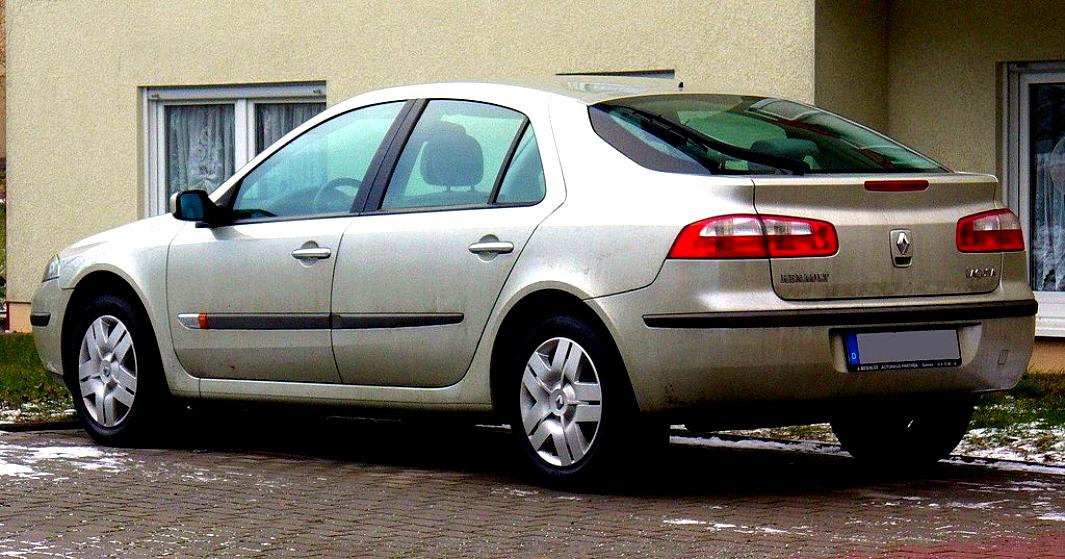 Renault Laguna Estate 1995 #35