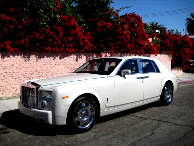 Rolls-Royce Ghost 2009 #17
