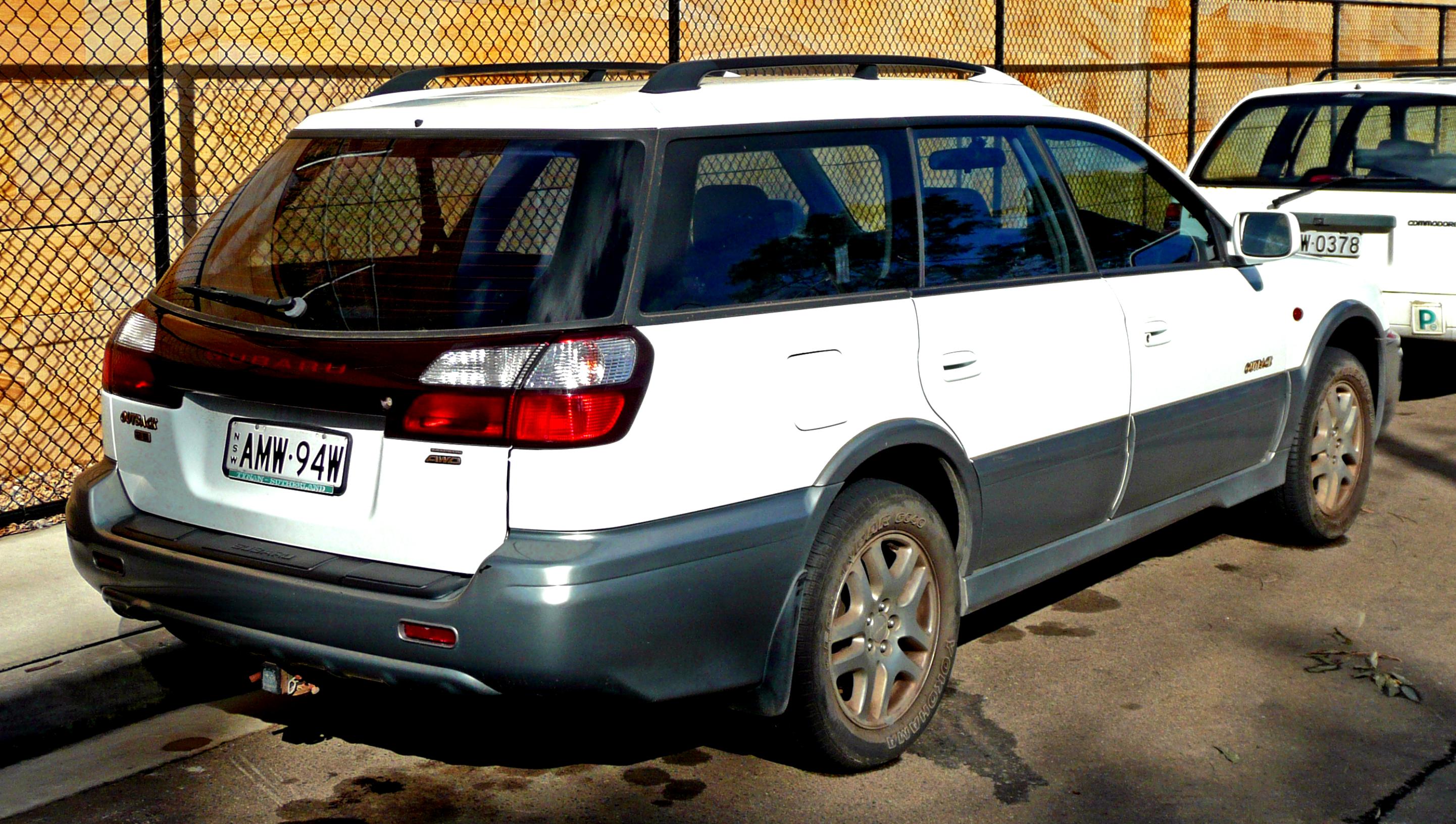 Subaru Outback 2002 photos 3 on