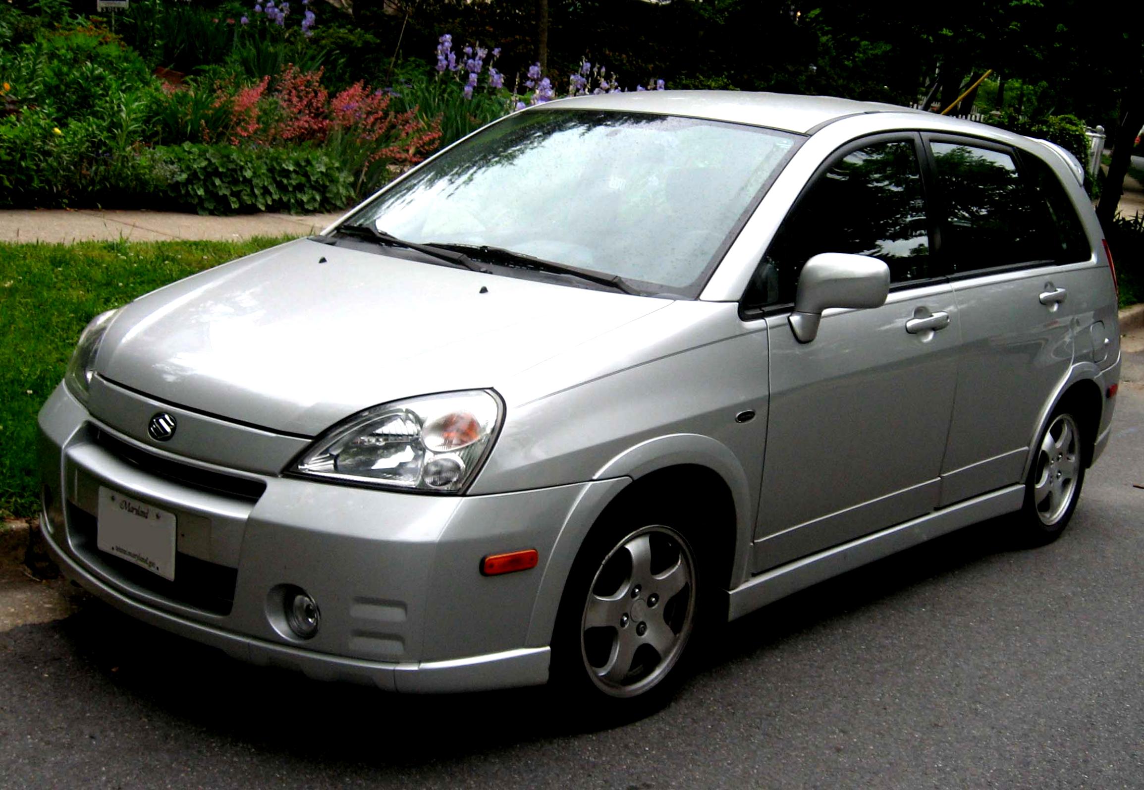 Suzuki Aerio / Liana Hatchback 2001 #4