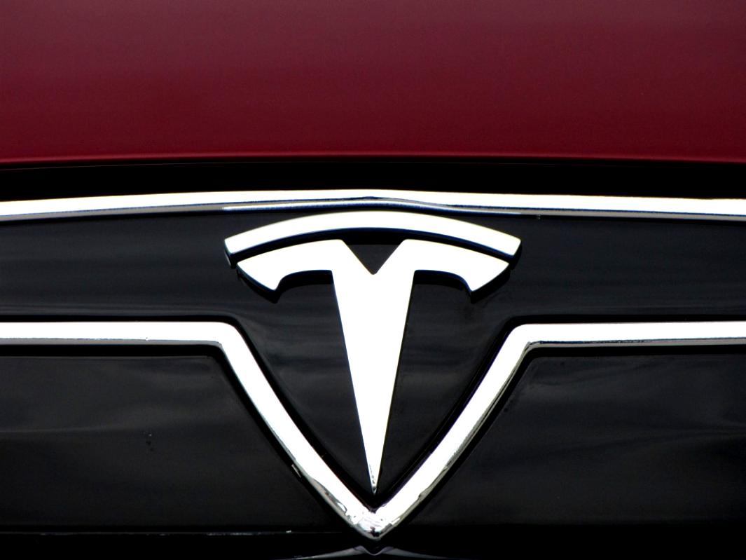 Tesla Motors Model S 2012 #11