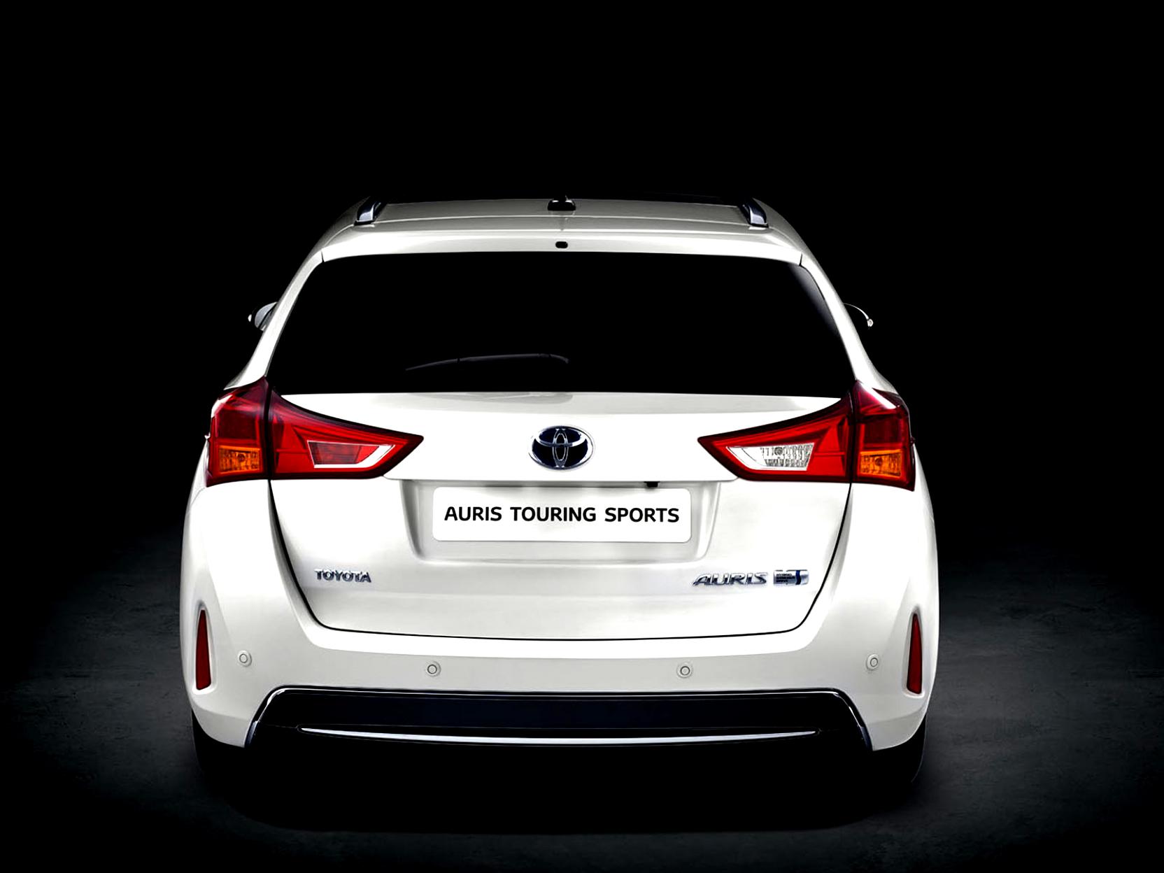 Toyota Auris Touring 2013 #5