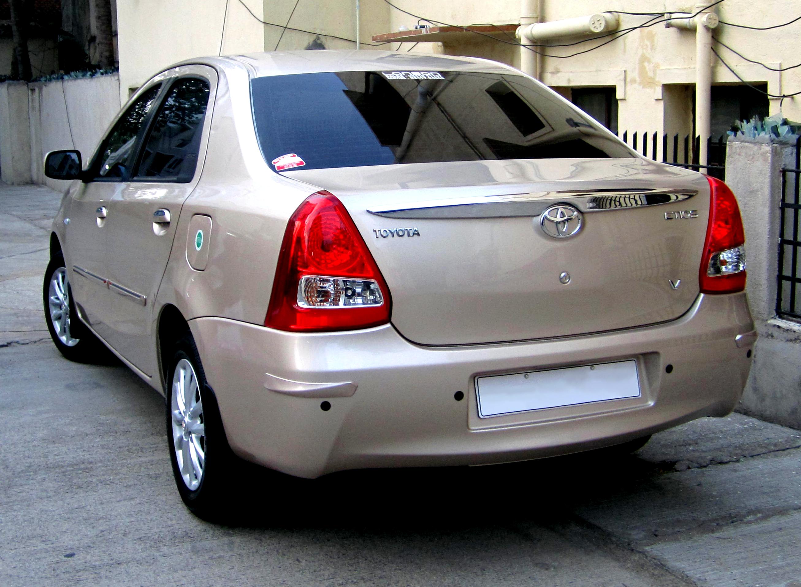 Toyota Etios 2010 #4
