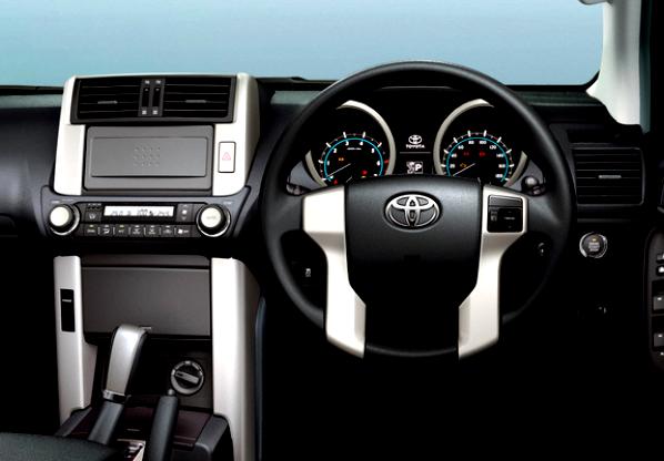 Toyota Land Cruiser 150 5 Doors 2009 #8