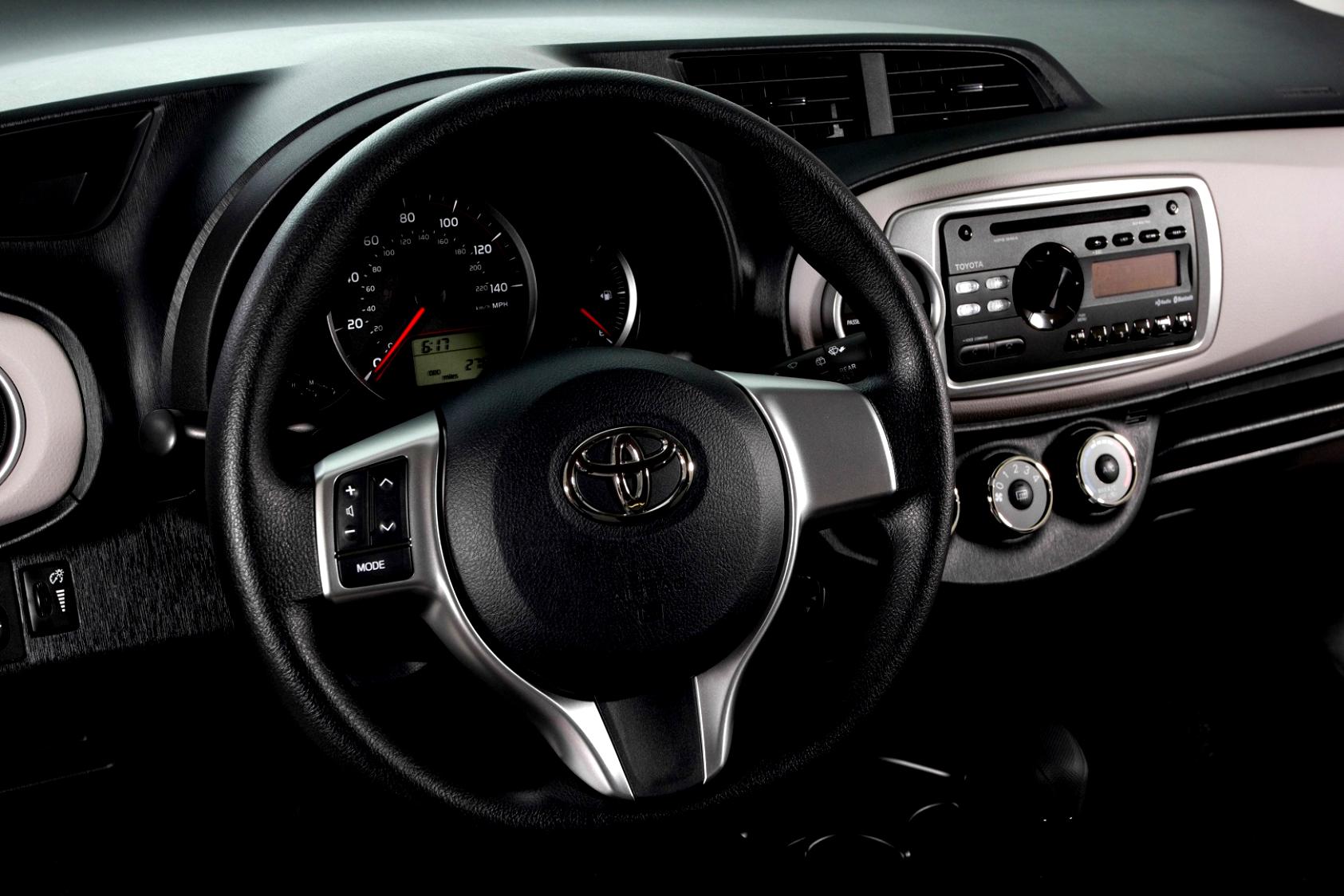 Toyota Yaris 3 Doors 2011 #39