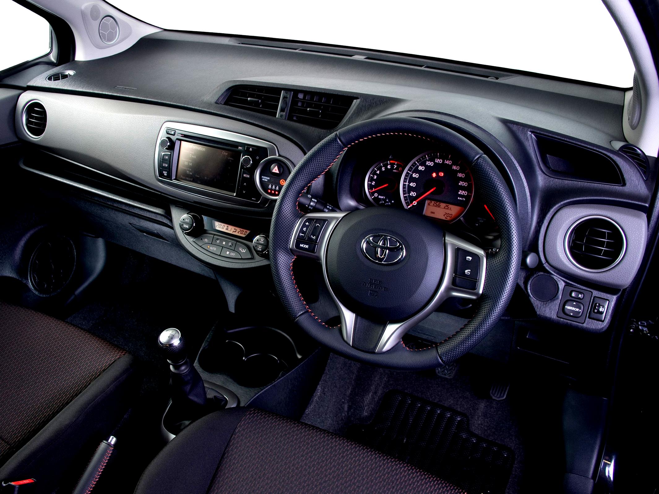 Toyota Yaris 3 Doors 2011 #46