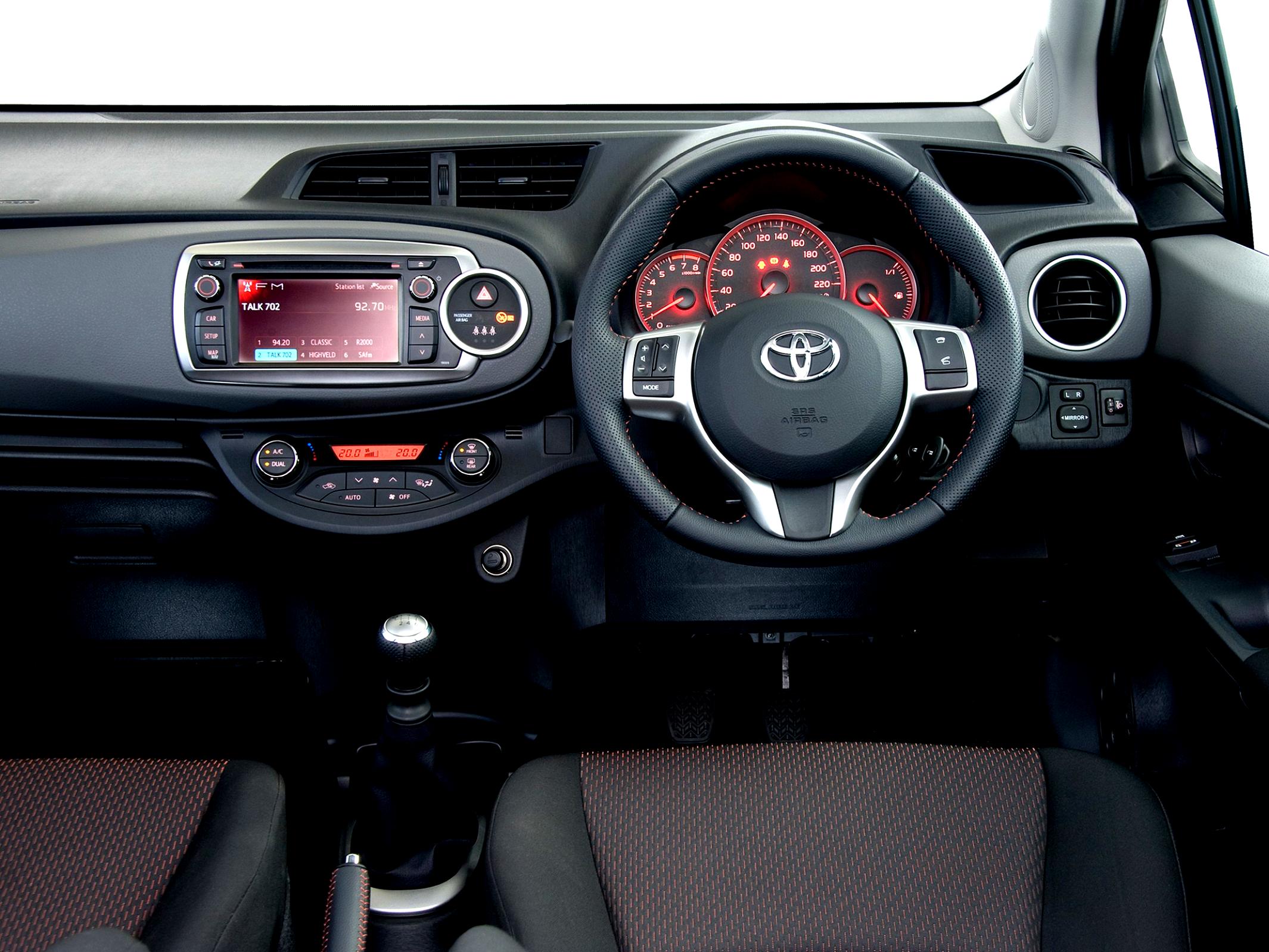Toyota Yaris 3 Doors 2011 #49