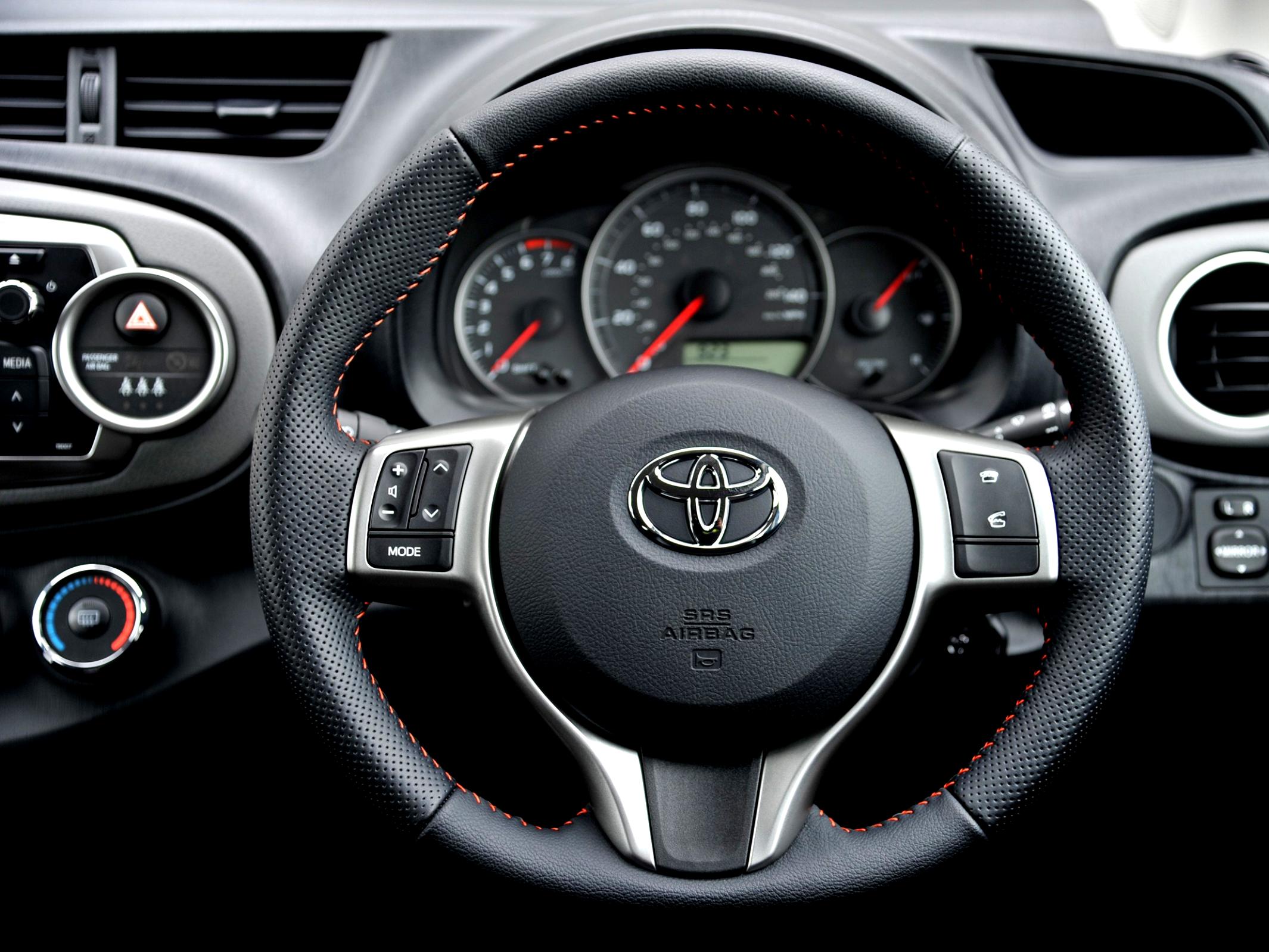 Toyota Yaris 5 Doors 2011 #49