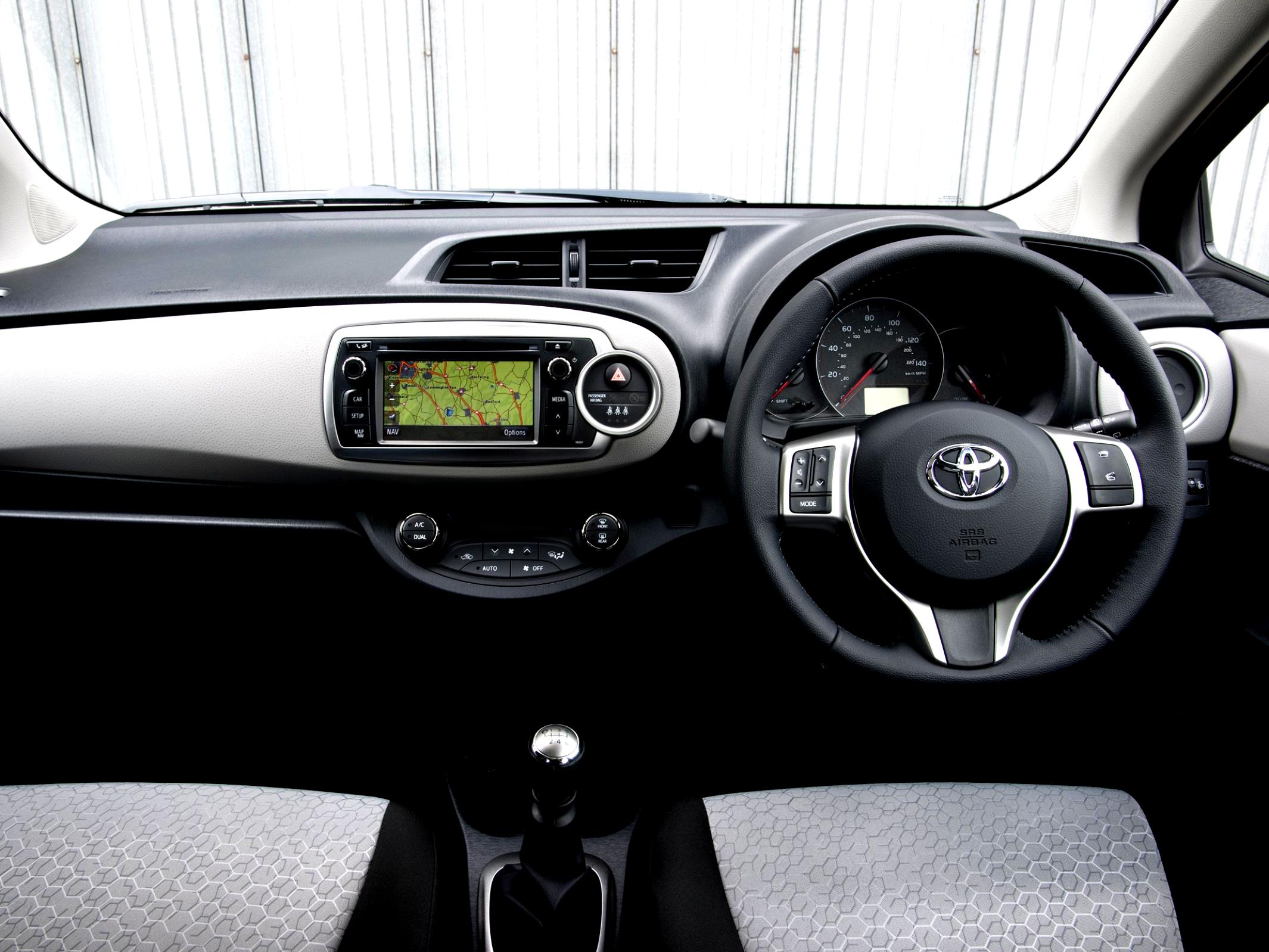 Toyota Yaris 5 Doors 2011 #52