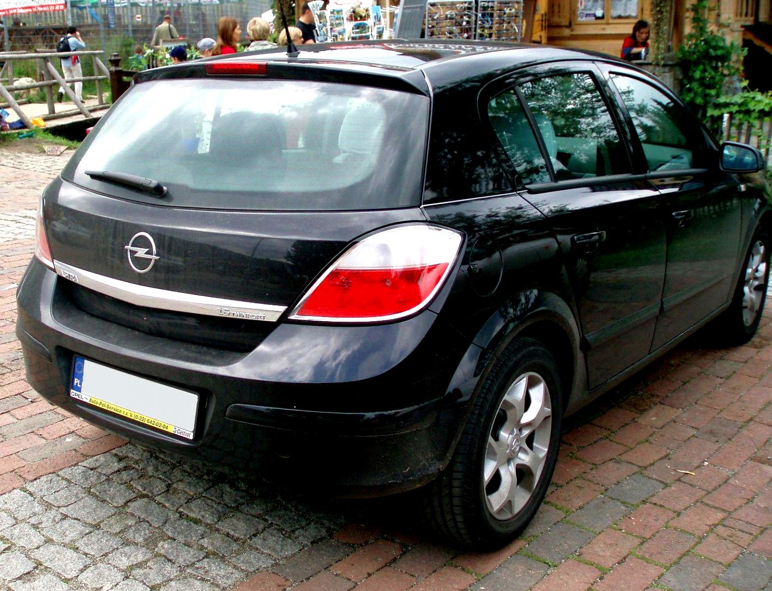 Vauxhall Astra Hatchback 2004 #8